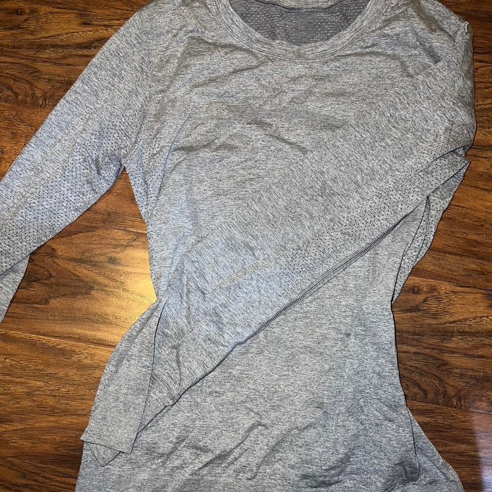 Lululemon long sleeve swiftly tech